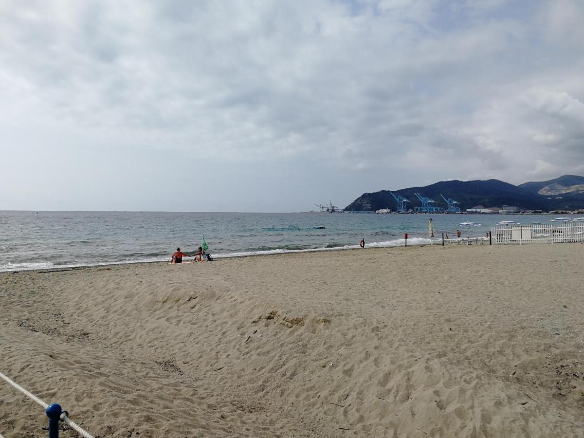 Апартаменти Music & Beach Савона Екстер'єр фото